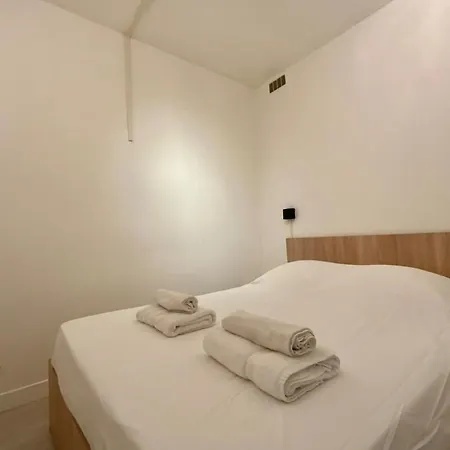 Apartment The Bishopric Of Maguelone-t3 Facing The Seacanal With Air Conditioning Palavas-les-Flots